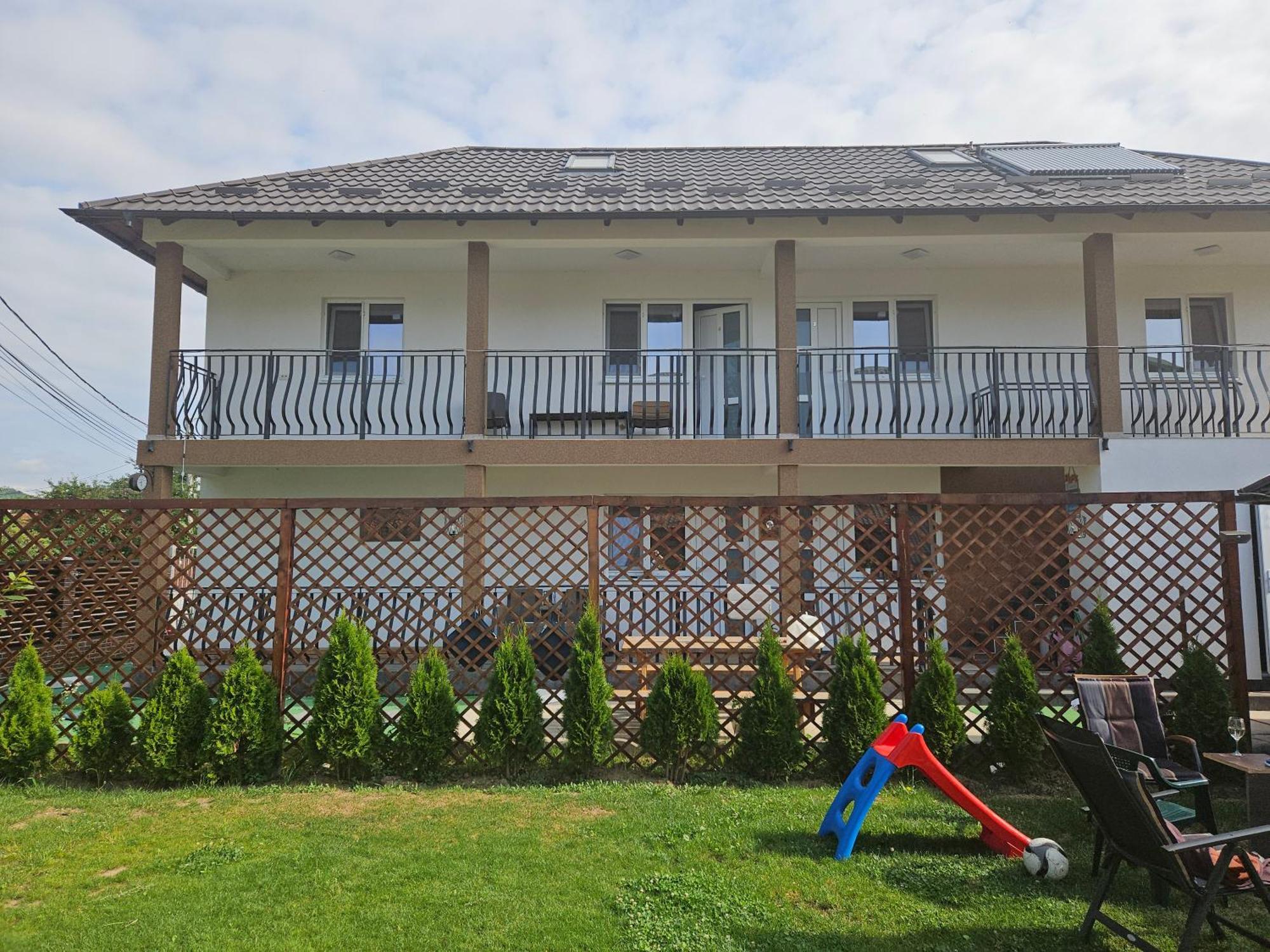 Отель Casa Coco Куртя-де-Арджеш Экстерьер фото